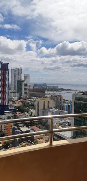 Birch Tower Apartment in Manila City