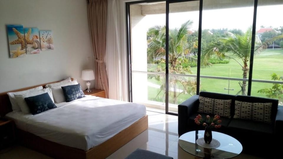 Cozy Apartment in 5* Beach Resort Vacation rental in Hoa Hai