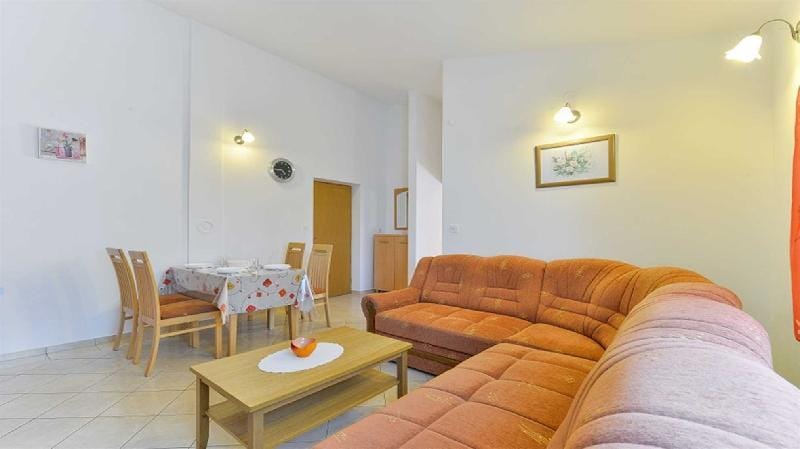 Holiday apartment Inga Brown Apartment in Zadar County