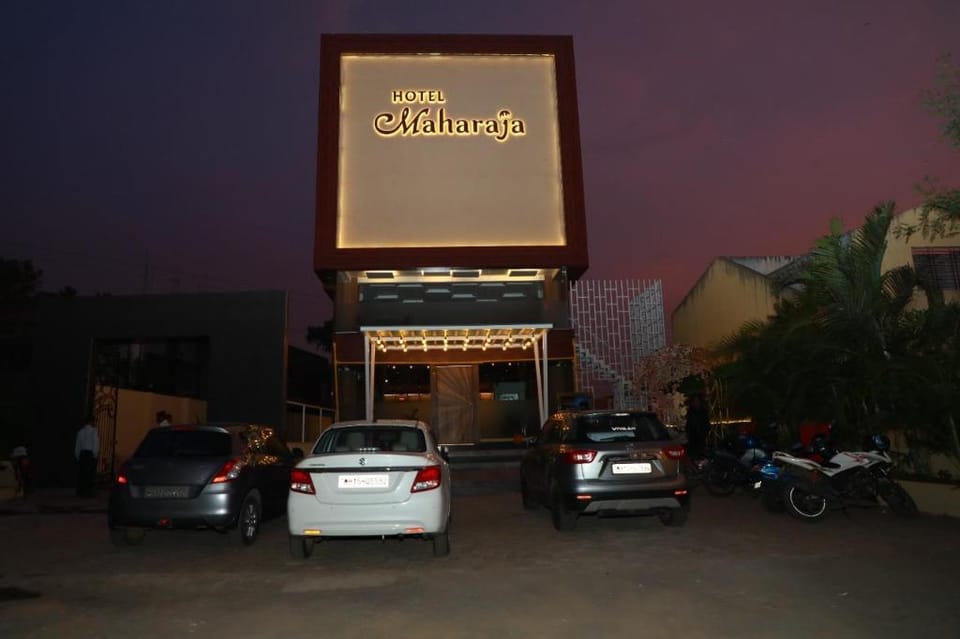 HOTEL MAHARAJA Hotel in Maharashtra