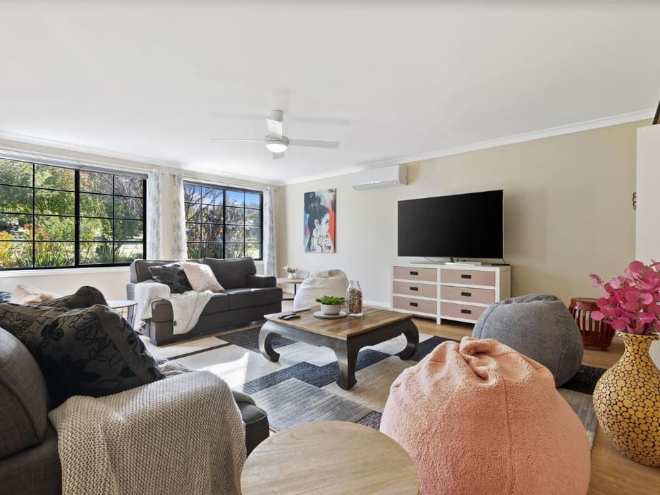 5BR Family & Pet Friendly Retreat Vacation rental in Ballarat
