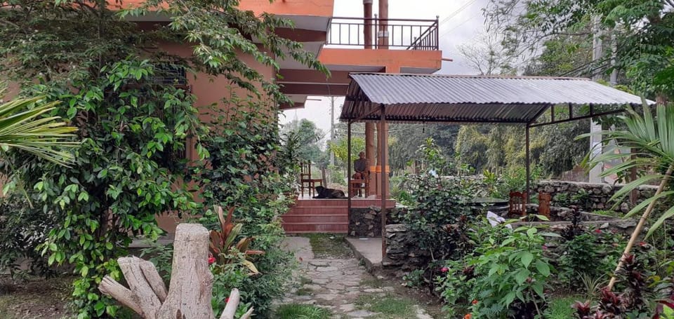 Tara guesthouse - Sauraha,Chitwan Bed and Breakfast in Bagmati Province, Nepal