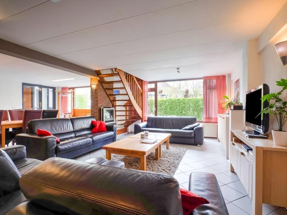 Spacious Group Getaway with Garden Vacation rental in Limburg (province)