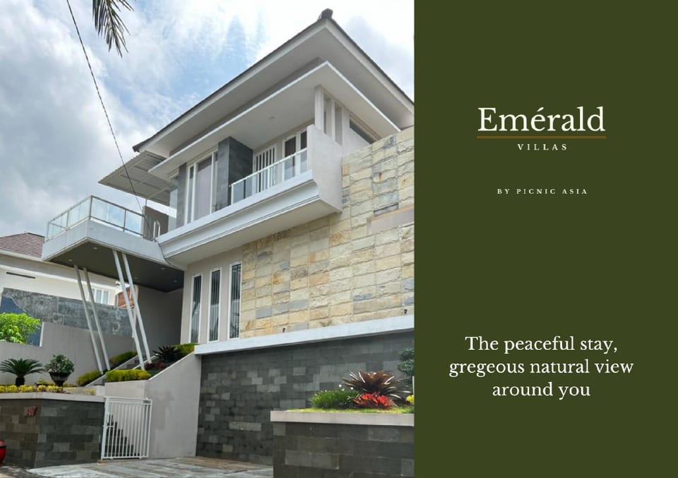 Ivy Villas with Private Pool Villa in Batu