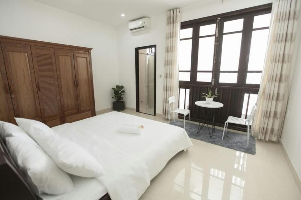 Ben Villa 4 Bedrooms  -3' walk to My Khe Beach. Vacation rental in Da Nang