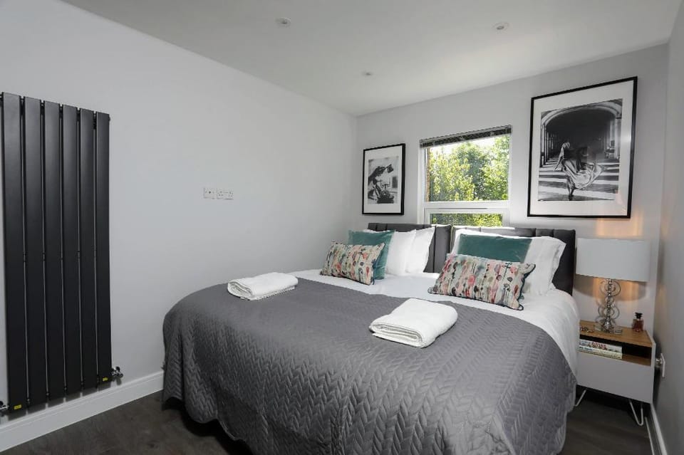 Sophisticated 3Bed&2Bath Duplex Flat w/ FREE Wi-Fi Apartment in London