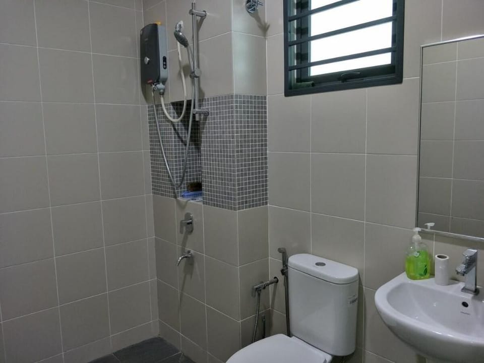 Setia Alam/Klang lovely & cozy home-CC House 1 Vacation rental in Selangor, Malaysia