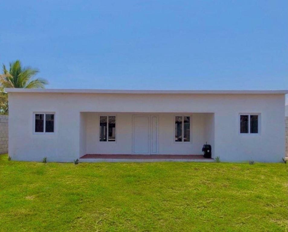 Bella casa de playa 1, junto al mar, con piscina. Vacation rental in Santa Rosa Department