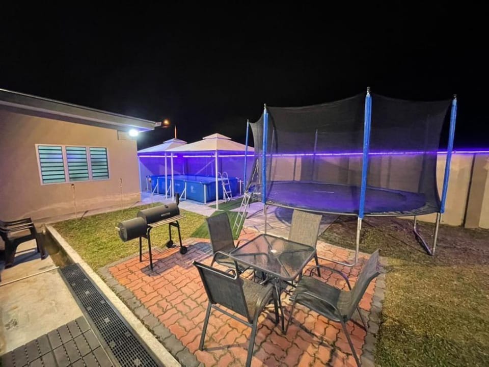 Villa Sumayyah With Pool! Only at Ipoh! For islam Vacation rental in Perak