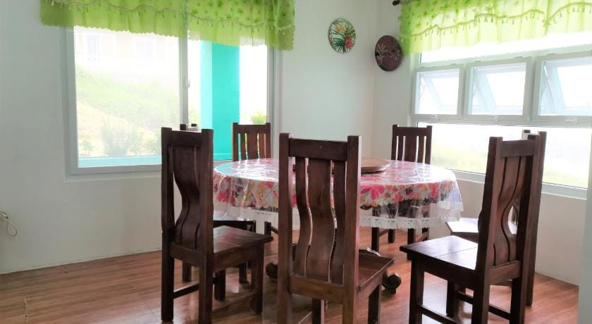 Chateau de Nazarene, Mountainside Staycation  Apartment in Baguio