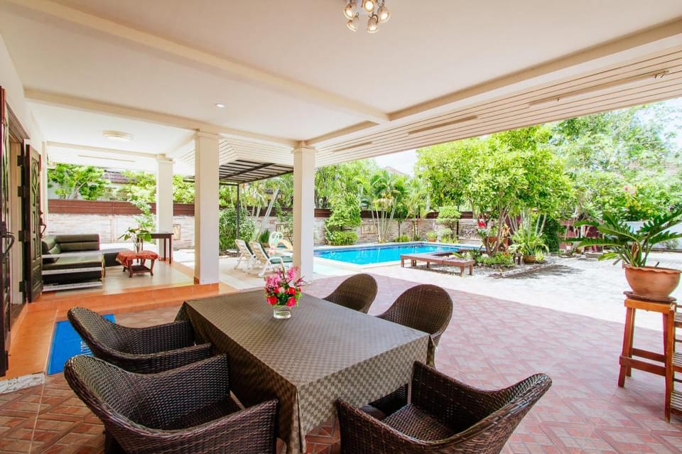 Private Residence Hosted by Sasithorn Villa in Pattaya City
