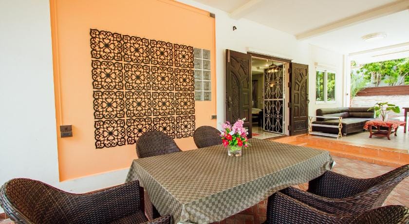 Private Residence Hosted by Sasithorn Villa in Pattaya City