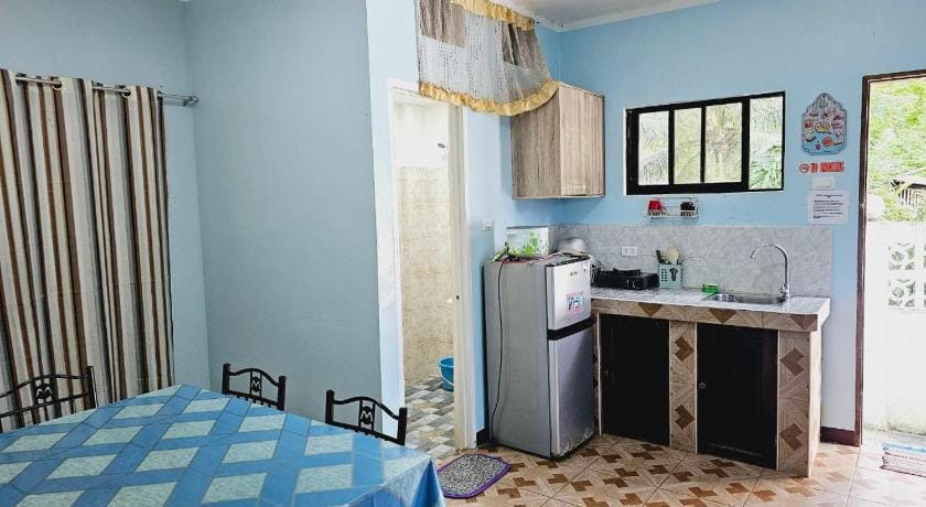 Sky Beach Rooms Hotel in Central Visayas