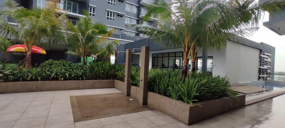 Bukit Rimau Instagrammable Pool View Apartment Vacation rental in Selangor, Malaysia