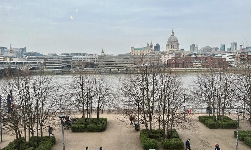 Thames Bankside Apartment in London Borough of Southwark