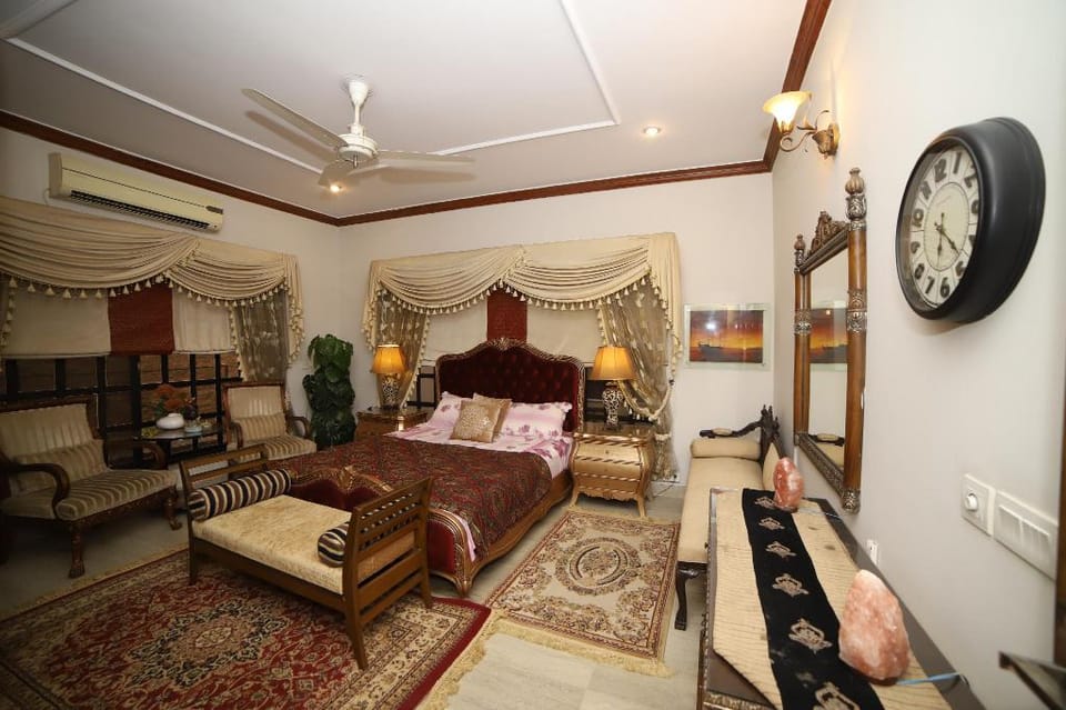 Cheerful 2-bedroom portion with onsite parking Vacation rental in Islamabad