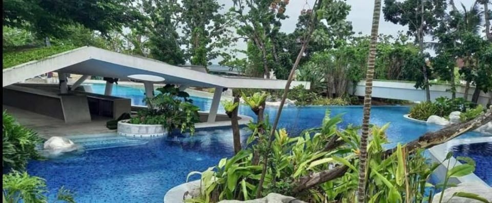 Charming Home on the Beach Cebu Balcony Breakfast Apartment in Lapu-Lapu City
