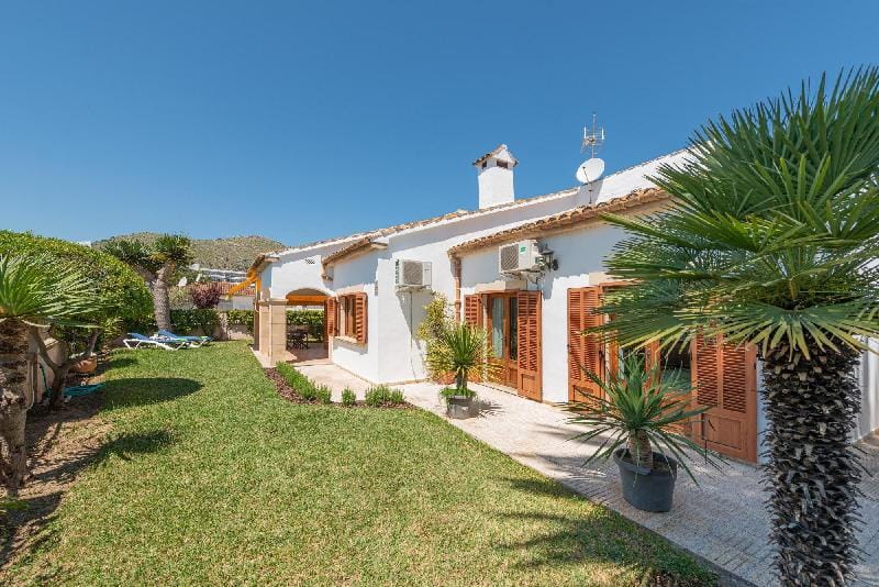 CHALET CLADERA SOCIAS - Charming house with lake views and close to the beach - Free WiFi Apartment in Raiguer