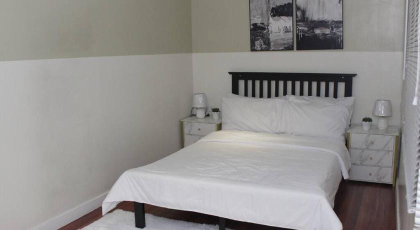 A2J BGC Luxury 2BR Loft Near Burgos Circle & Malls Apartment in Makati