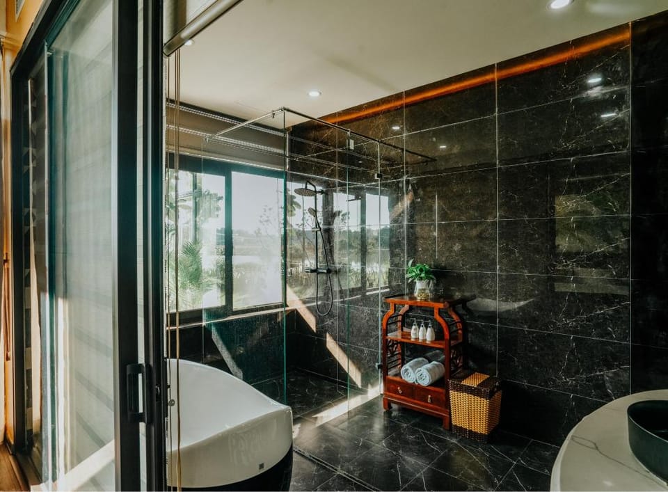 Venus Flamingo Resort - Sky Lake villa - HA10 Villa in Laos