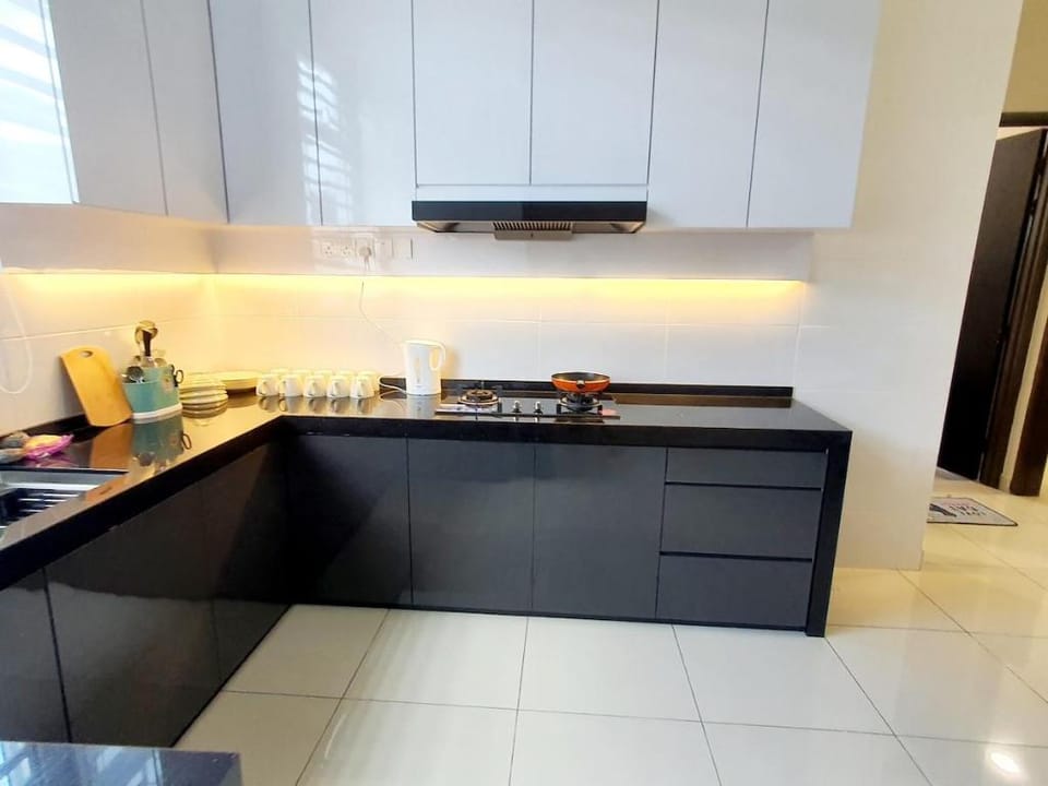 MODERN 52 COZY BUNGALOW 4ROOM 12PAX@ALMA BM Vacation rental in Penang