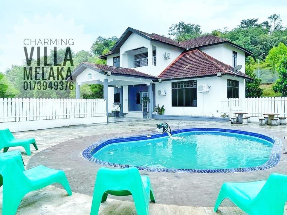 Charming bungalow muslim 120 Vacation rental in Negeri Sembilan, Malaysia