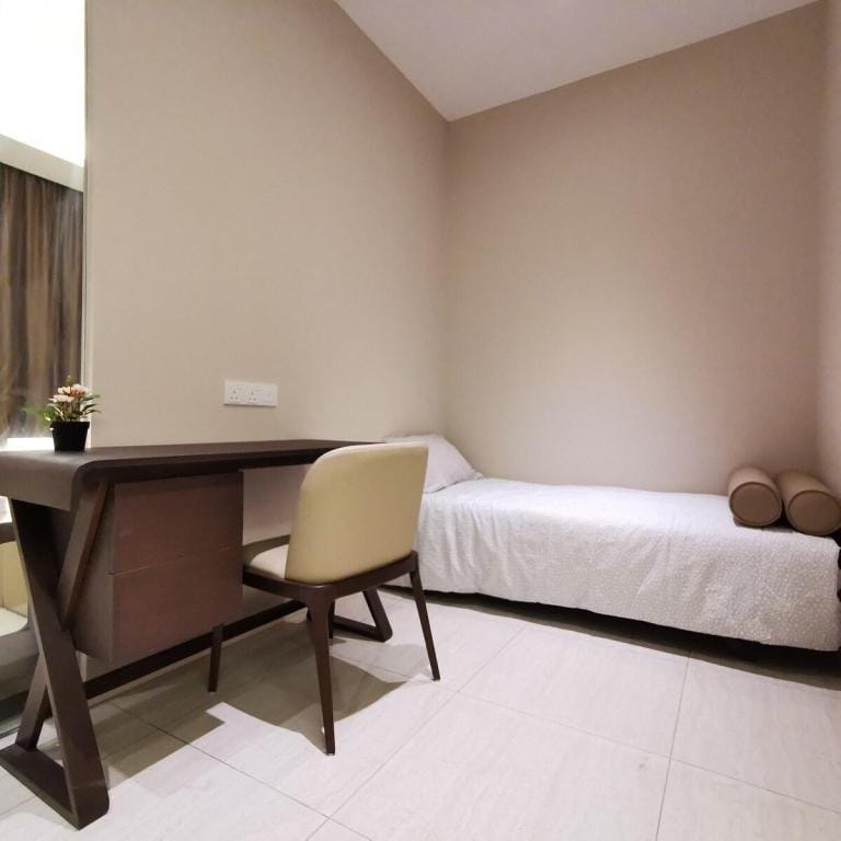 SKY POOL Luxury Suite 2-4Pax at KL City Apartment in Petaling Jaya