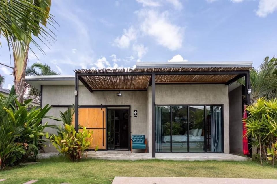 Gappy House เอนตัว Villa in Pattaya City