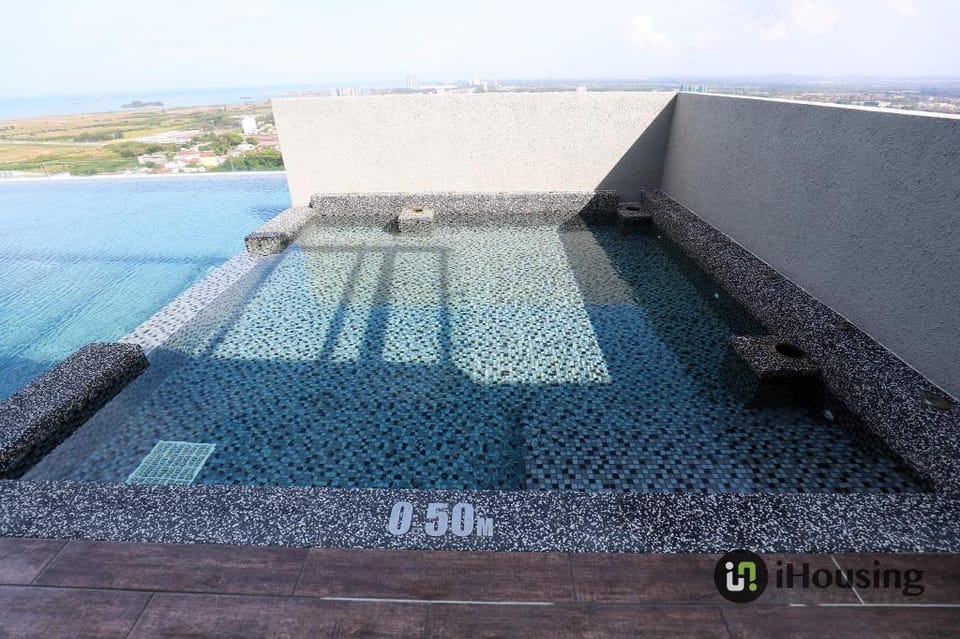 The Quartz Sky Pool Nearby Jonker 1206 | I Housing Vacation rental in Malacca