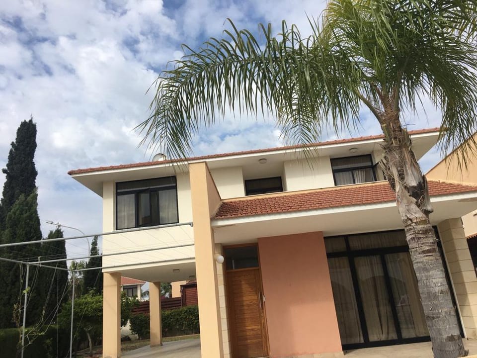 Cozy 3 bedroom house by the sea Vacation rental in Oroklini