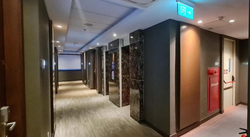 FOX Lite Grogol Jakarta Hotel in Jakarta