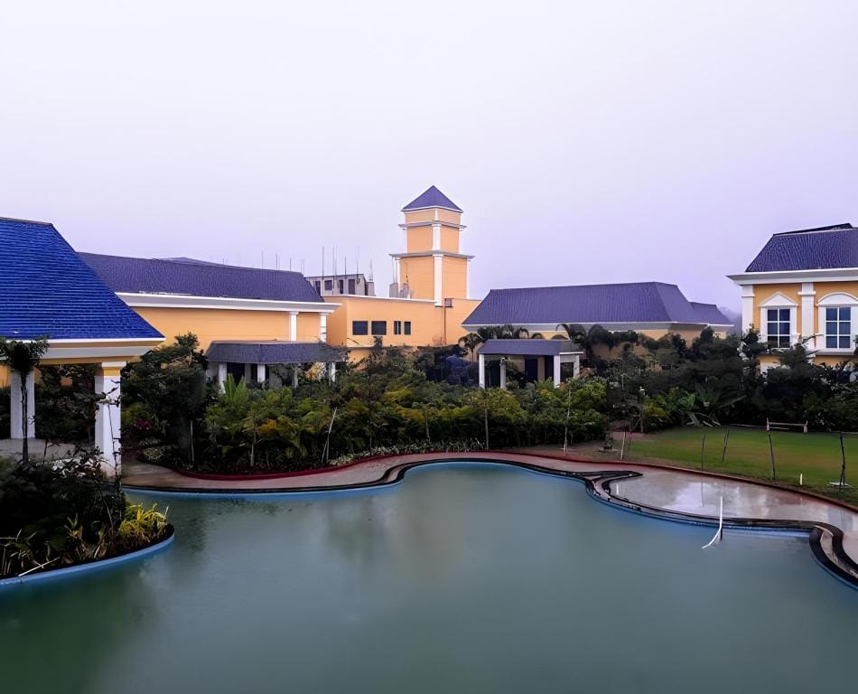 Fairway Golf & Resort Hotel in India