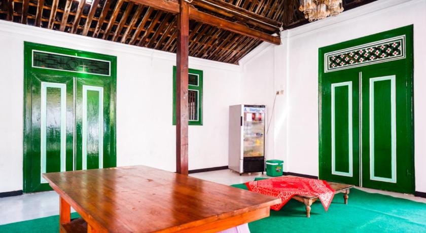 RedDoorz Syariah @ Ndalem Kembang Sore Yogyakarta Hotel in Yogyakarta