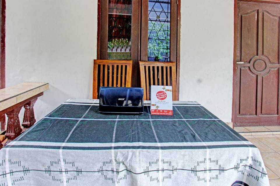 Hotel O Dani HomestayNearSesaot Lodge Hotel in Lingsar