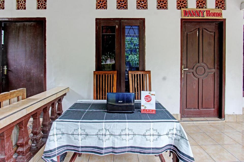Hotel O Dani HomestayNearSesaot Lodge Hotel in Lingsar