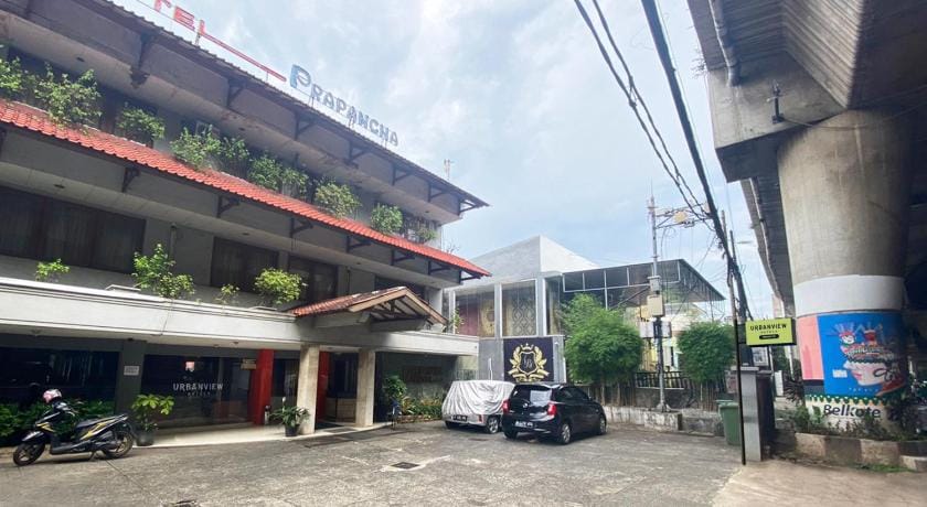 Urbanview Mroom PH Kemang Hotel in South Jakarta City