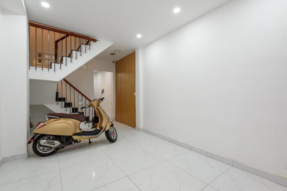 Cozrum Homes - Graceful Corner Apartment in Ho Chi Minh City