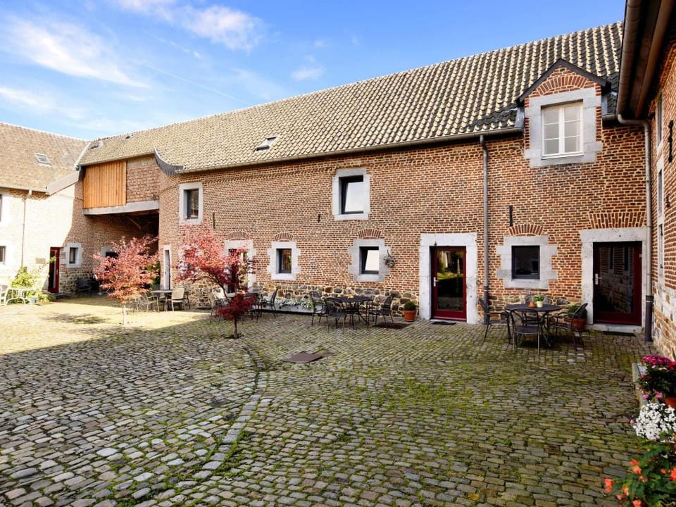 Nice apartments in a monumental square farm. Vacation rental in Flanders