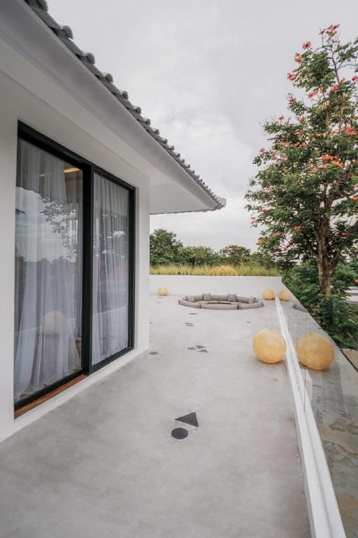 Giraffe Villa Seminyak Villa in North Kuta