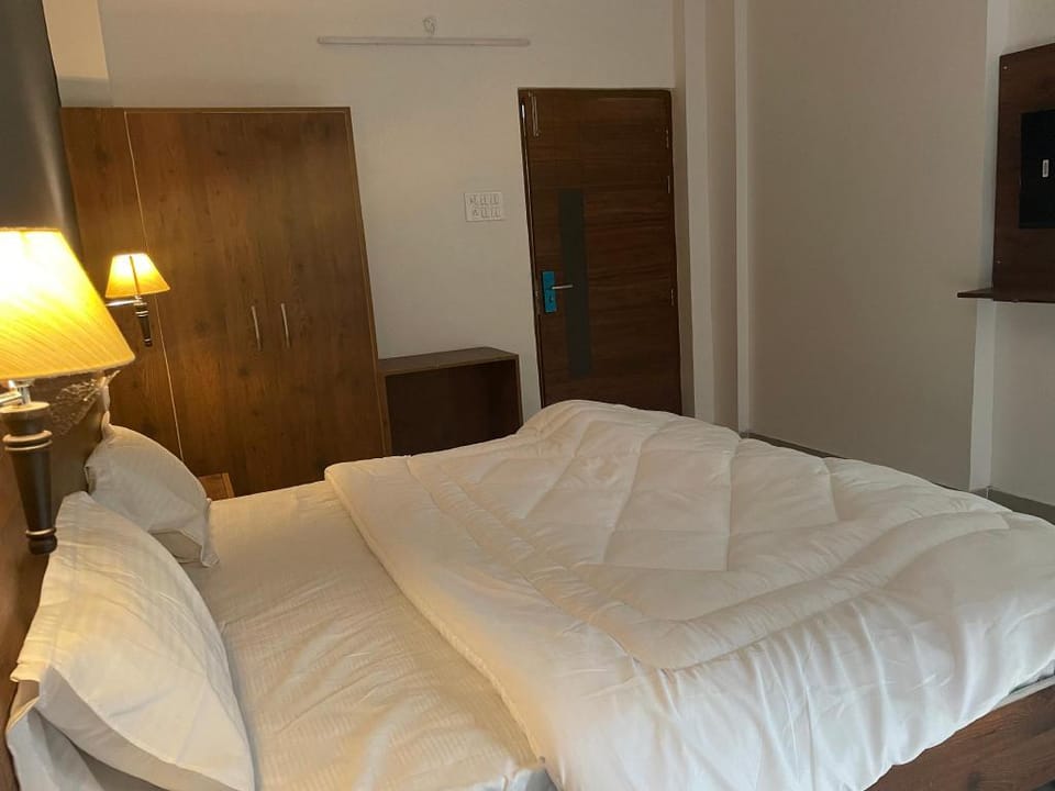 HOT - House Of Travellers Apartment in Rishikesh