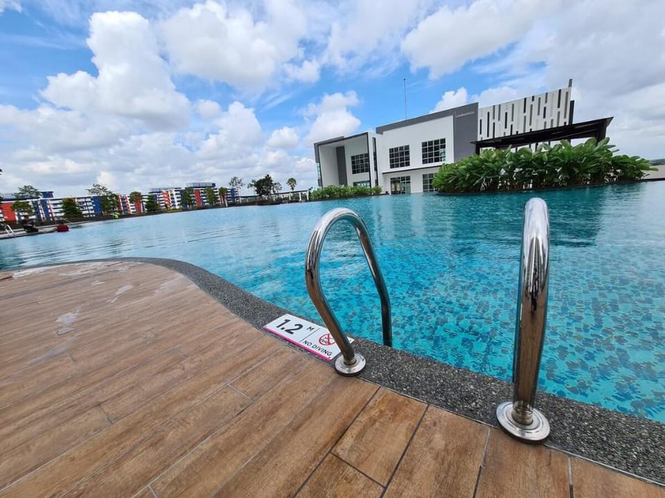 Eid@ SKS Habitat Muslim/Family Friendly Home Apartment in Johor Bahru