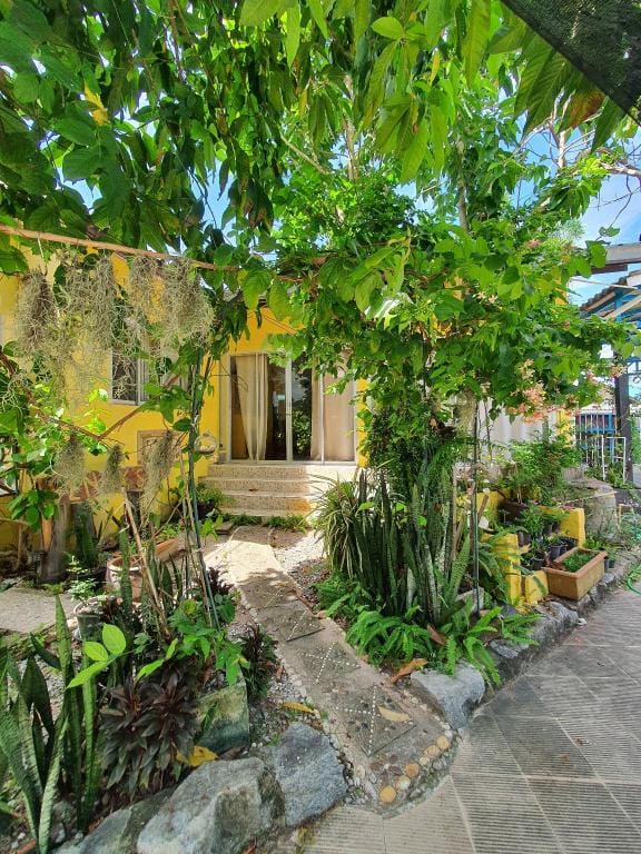 Sweet Mango Home Stay  Jacuzzi Room.Dog can stay Vacation rental in Chon Buri Changwat