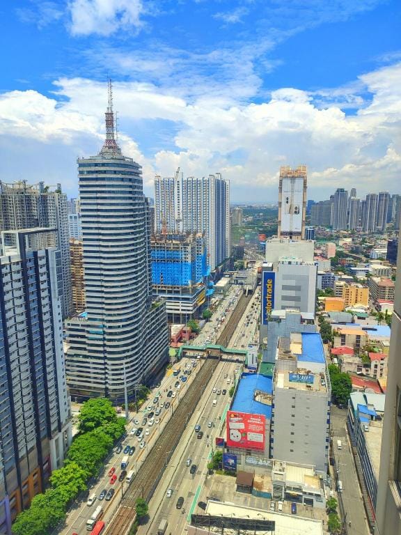 Cozy&BudgetPlace w/UNLI WiFi &Netflix URBAN DECA38 Apartment in Mandaluyong