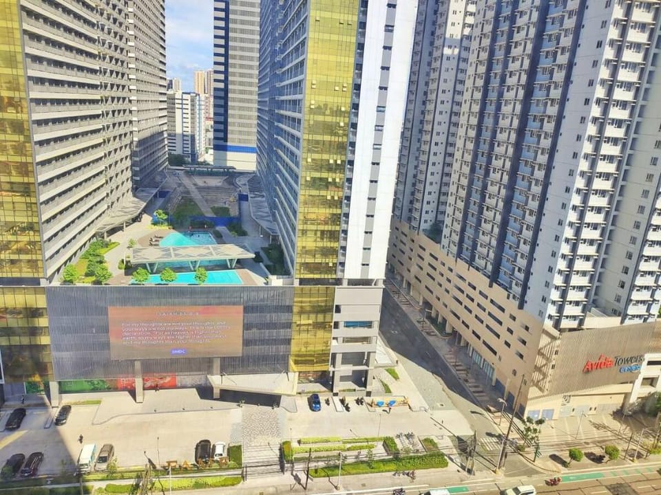 Fancy Condo w/UNLI WiFi &Netflix@Urban Deca Unit29 Apartment in Mandaluyong
