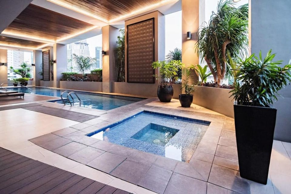 Luxury Mosaic Greenbelt Makati One Bedroom/Netflix Apartment in Pasay