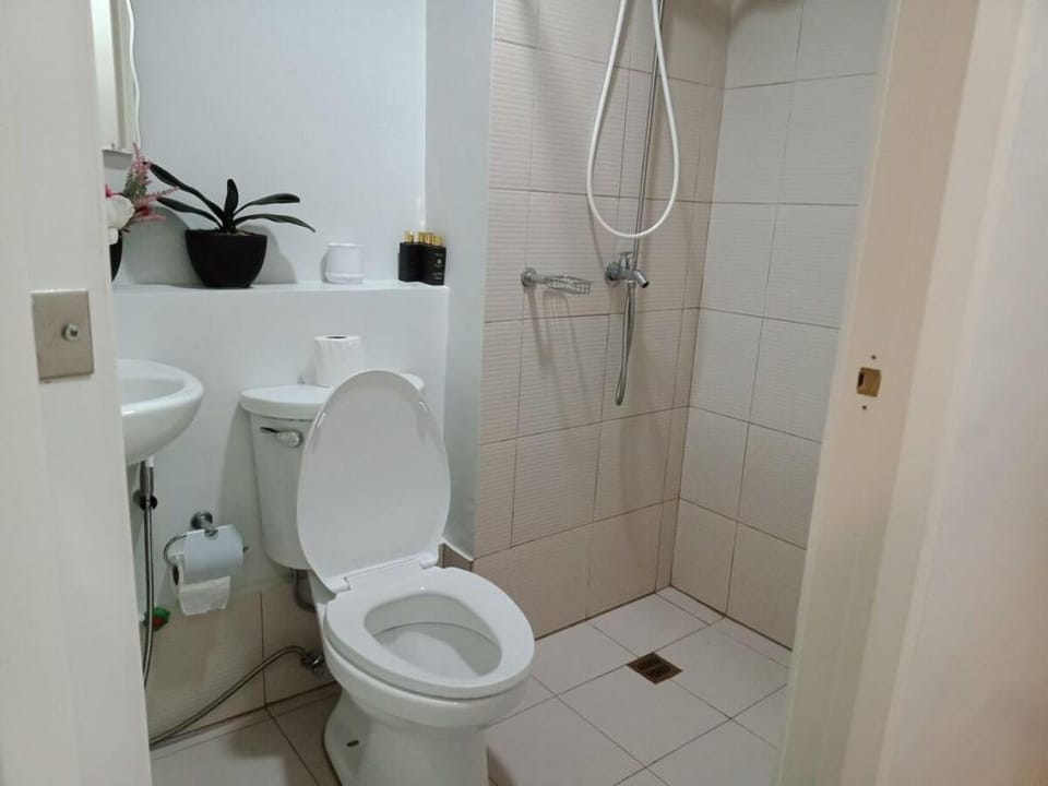 StayPlus Tagaytay Homey Studio (Netflix + Balcony) Apartment in Tagaytay