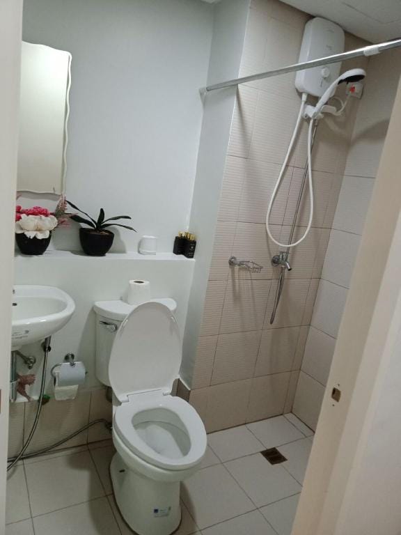 StayPlus Tagaytay Homey Studio (Netflix + Balcony) Apartment in Tagaytay