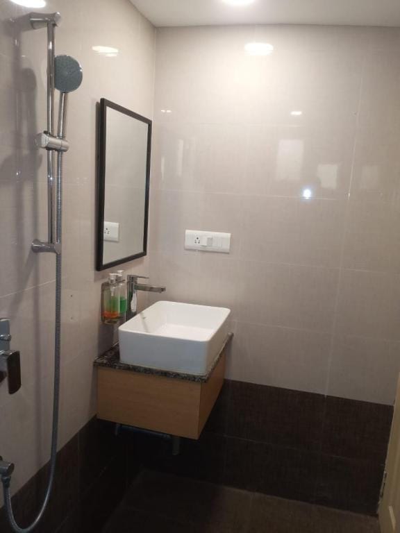 Economic AC room in 2 star hotel with breakfast Apartment in Bengaluru