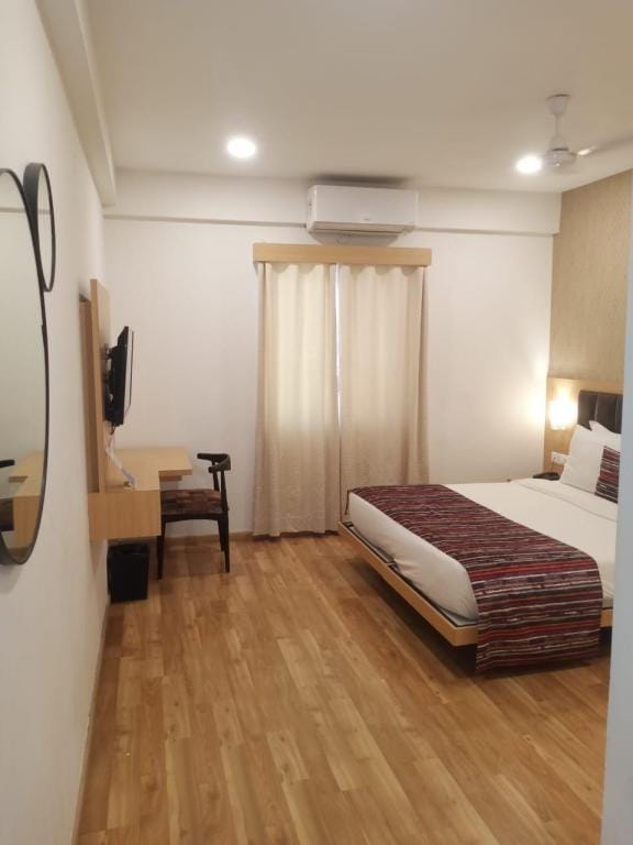 Economic AC room in 2 star hotel with breakfast Apartment in Bengaluru