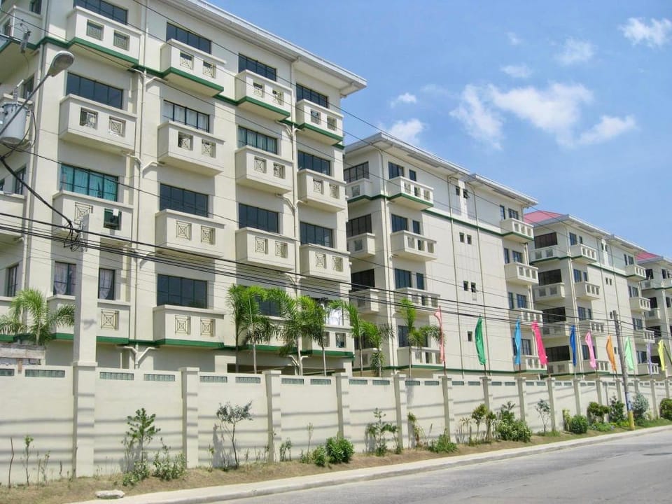 Staycation Ortigas Extn w/ bathtub & free parking Vacation rental in Antipolo
